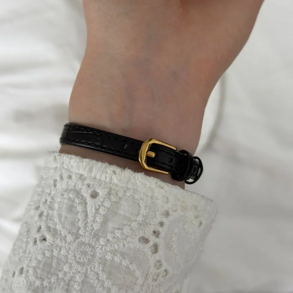 SKU:0483 vintage vibe retro mini watch gold/black leather‎ strap + in a gift bag